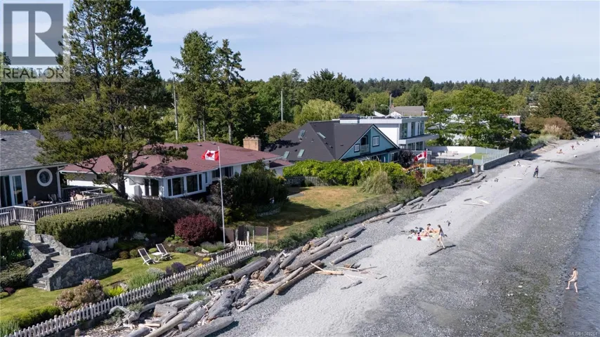 3767 Waring Pl, Saanich, British Columbia V8P5E9