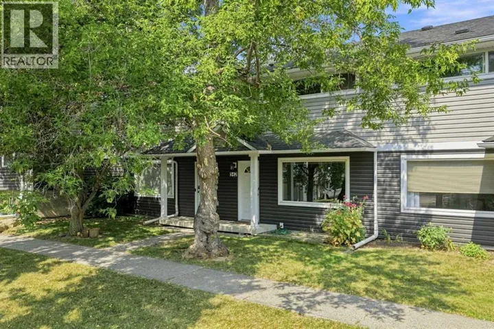 542 Regal Park NE, Calgary, Alberta T2E0S6