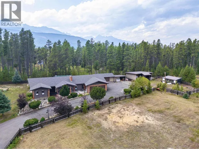 1365 S 5 HIGHWAY, Valemount, British Columbia V0E2Z0