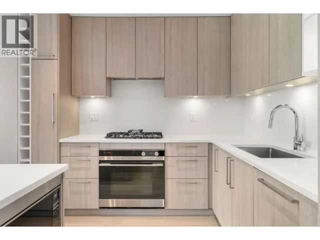 115 747 E 3RD STREET, North Vancouver, British Columbia V7L1G8