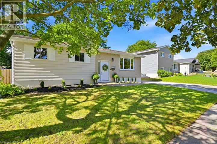 2120 CAVENDISH Drive, Burlington, Ontario L7P1Z3