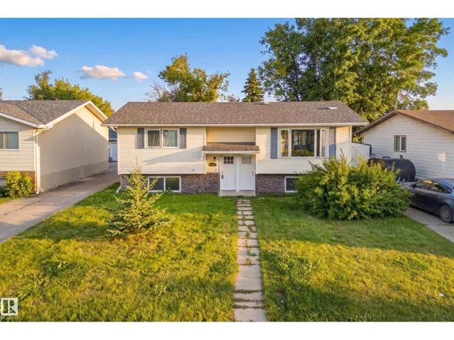 2412 80 ST NW, Edmonton, Alberta T6K3P6