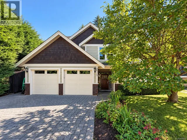 3975 Rechsteiner Rd, Saanich, British Columbia V8P0A4