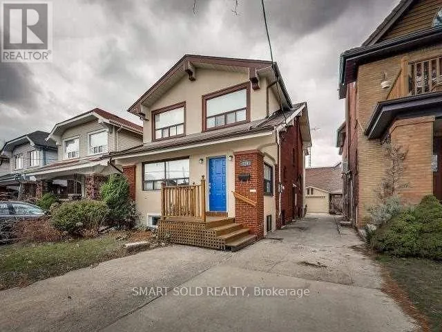 MAIN FLOOR - 720 COXWELL AVENUE, Toronto (Danforth), Ontario M4C3C2