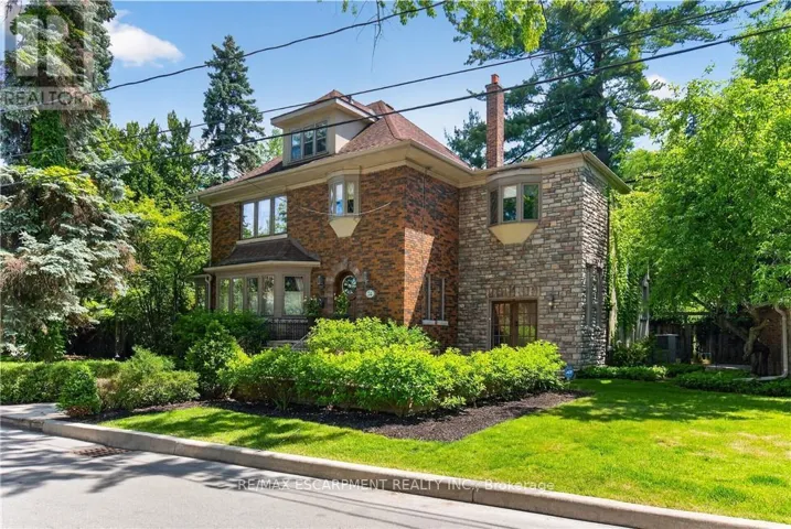 74 OAK KNOLL DRIVE, Hamilton (Westdale), Ontario L8S4C4