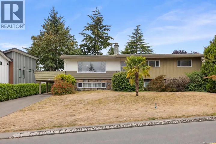1867 Grandview Dr, Saanich, British Columbia V8N2T8