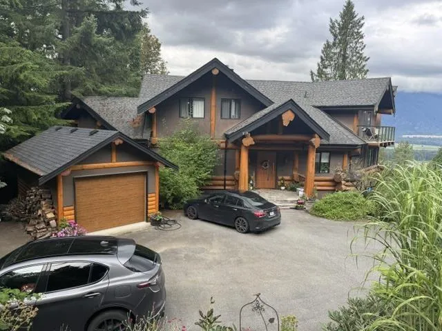 8327 SHREWSBURY DRIVE, Chilliwack Mountain, Chilliwack, British Columbia V2R3X2