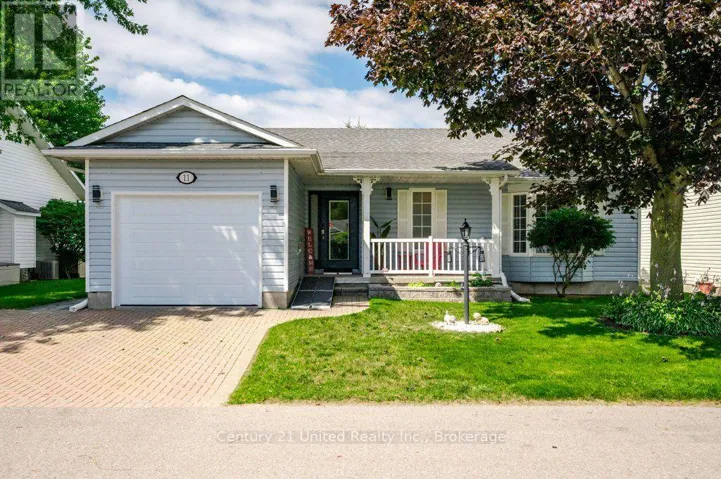 11 ALGONQUIN TRAIL, Clarington (Bowmanville), Ontario L1B1A1