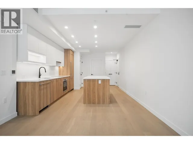 310 8398 OAK STREET, Vancouver, British Columbia V6P0L9