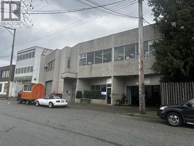 1834 TRIUMPH STREET, Vancouver, British Columbia V5L1K3