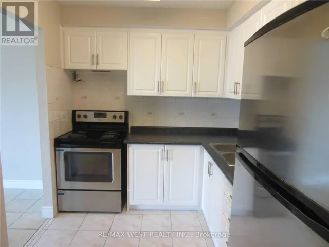 7 - 2965 ISLINGTON AVENUE, Toronto (Humber Summit), Ontario M9L2K8