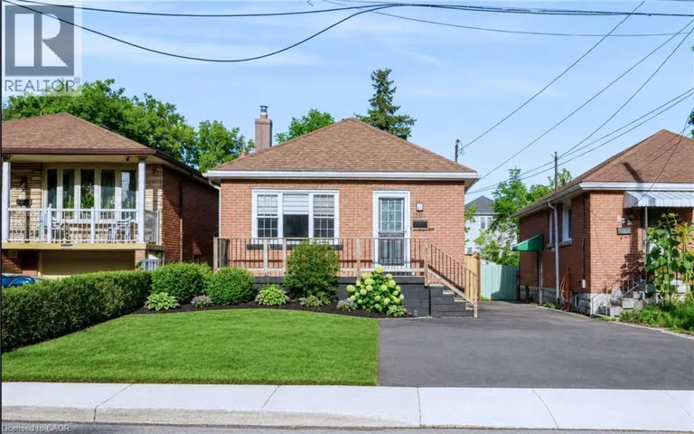 256 EAST 25TH Street, Hamilton, Ontario L8V3A7