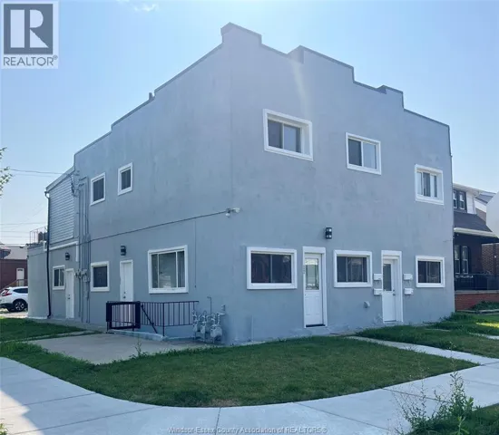 902 ELSMERE AVENUE, Windsor, Ontario N9A2A9