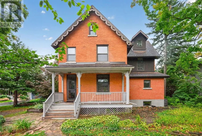 2241 OLD LILAC LANE, Ottawa, Ontario K1H6H6