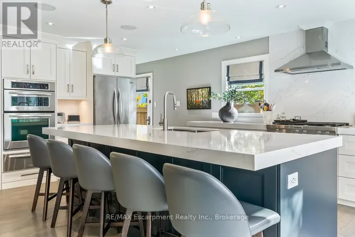 278 CAROLYN DRIVE, Oakville (CO Central), Ontario L6K3M6