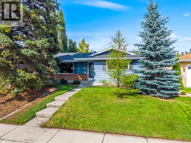 839 Lake Twintree Crescent SE, Calgary, Alberta T2J2W4
