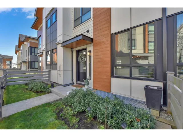 116 15111 EDMUND DRIVE, Surrey, British Columbia V3S0A5