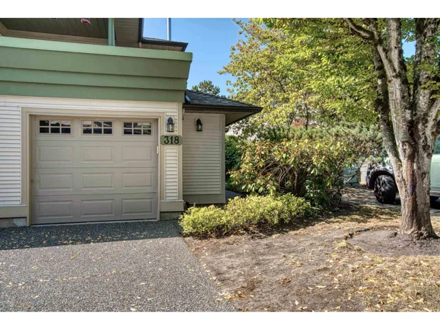 318 13888 70 AVENUE, Surrey, British Columbia V3W0R8