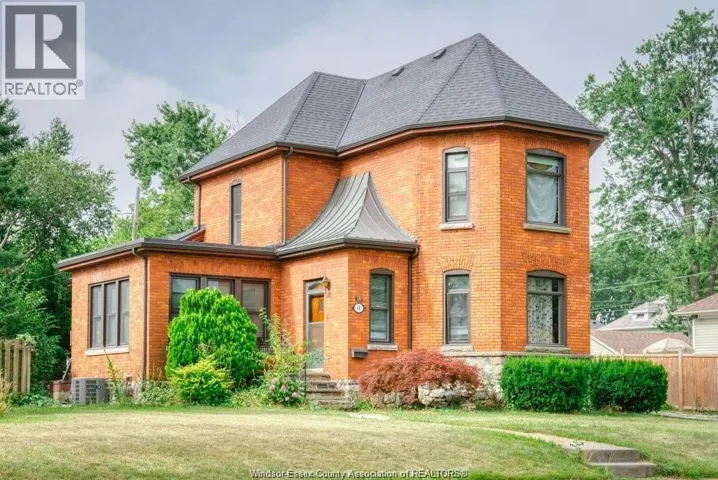 48 CLARK STREET West, Leamington, Ontario N8H1E7