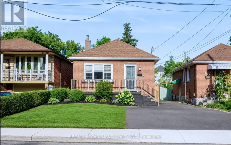 256 EAST 25TH STREET, Hamilton (Eastmount), Ontario L8V3A7