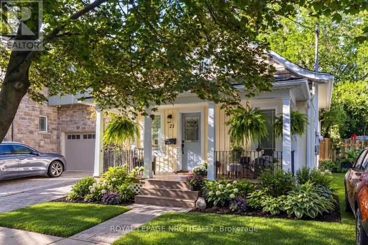 21 JOHNSTON STREET, St. Catharines (Port Dalhousie), Ontario L2N5K7