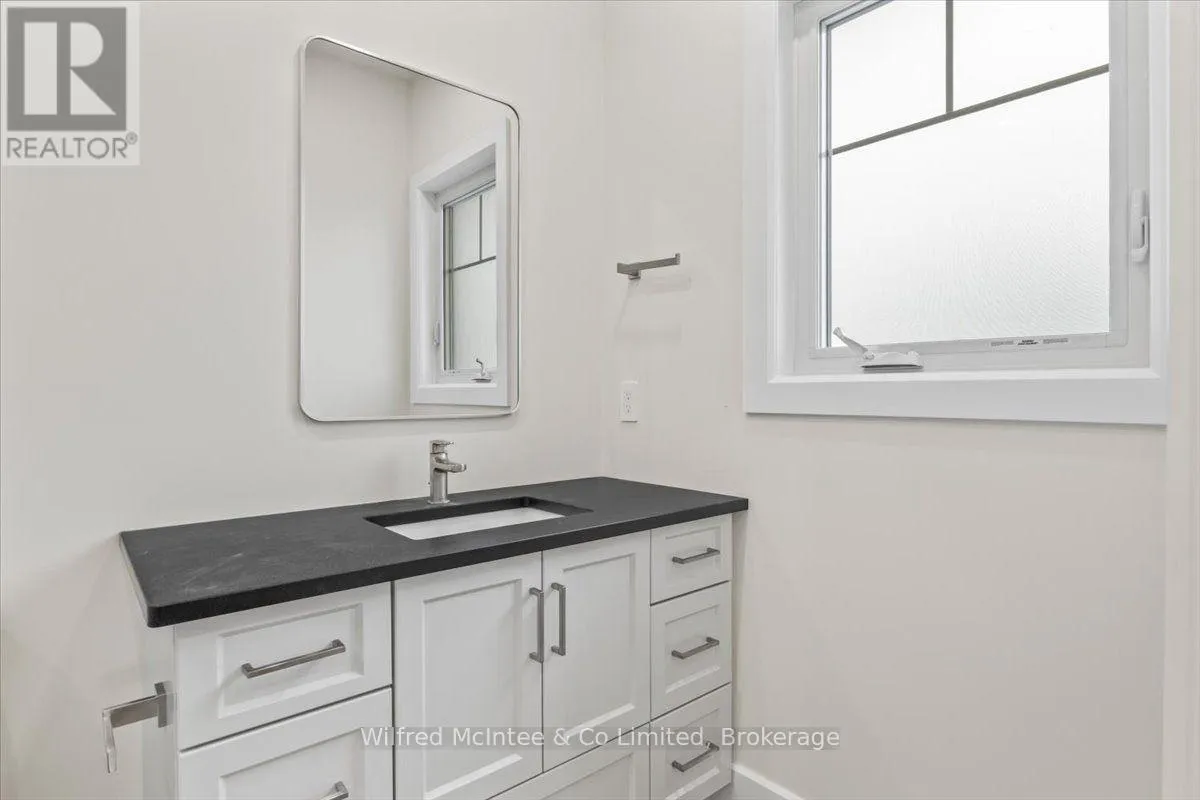 Primary Ensuite Primary Ensuite