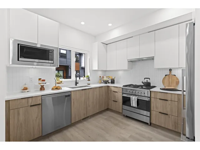 18 1959 165A STREET, Surrey, British Columbia V3Z1K3