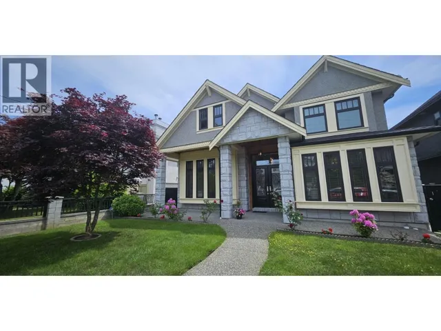 1010 EDINBURGH STREET, New Westminster, British Columbia V3M2V5