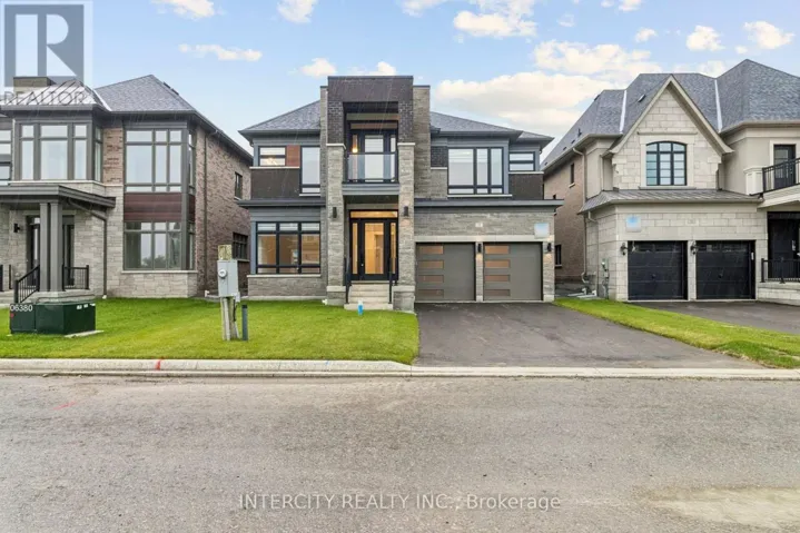 15 GARRIOCK HALL AVENUE, King (King City), Ontario L7B0S8
