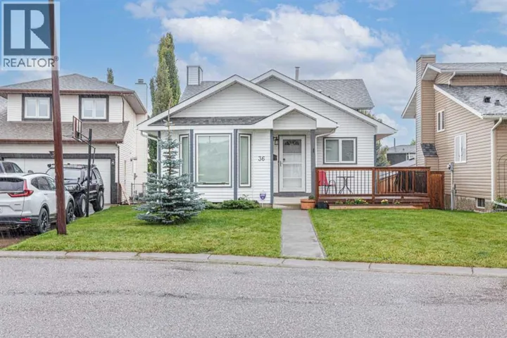 36 Sandpiper Way NW, Calgary, Alberta T3K3C6