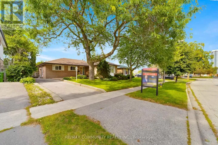 30 BRIDLINGTON STREET, Toronto (Woburn), Ontario M1H2L5