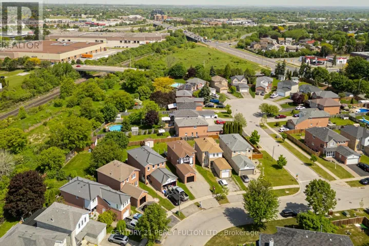 611 ATWOOD CRESCENT, Pickering (West Shore), Ontario L1W3W7
