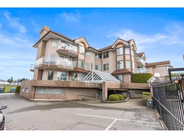208 32669 GEORGE FERGUSON WAY, Abbotsford, British Columbia V2T4E4