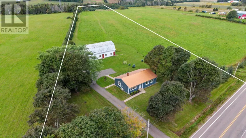 2095 North York River Rd, Warren Grove, Prince Edward Island C0A1H5