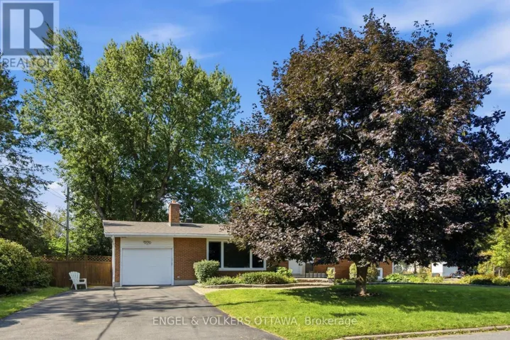 20 PARTHIA AVENUE, Ottawa, Ontario K2E5J9