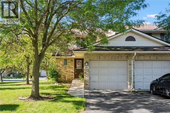 375 KINGSCOURT Drive Unit# 40, Waterloo, Ontario N2K3N7