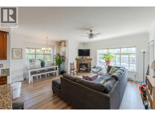 240 Wade Avenue W Unit# 307, Penticton, British Columbia V2A1T8
