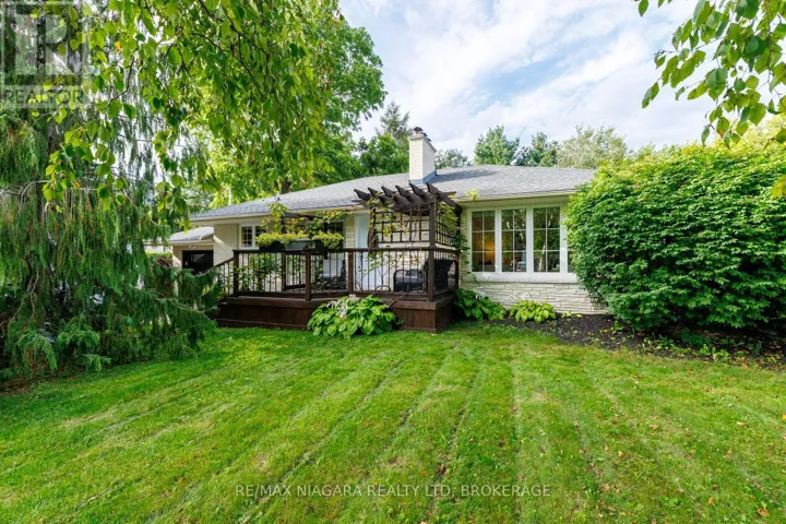 42 STRATHCONA DRIVE S, Pelham (Fonthill), Ontario L0S1E0