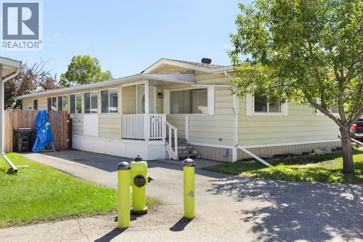 10, 9090 24 Street SE, Calgary, Alberta T2C2H4
