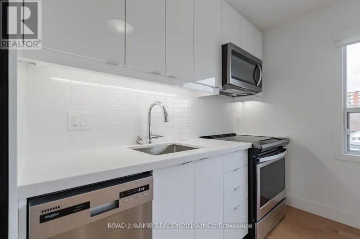 3 - 28A THIRD STREET, Toronto (New Toronto), Ontario M8V2X6