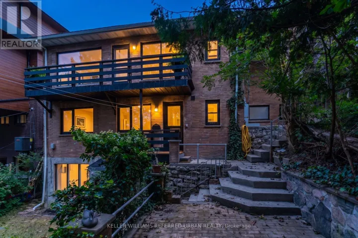 30 RAMBERT CRESCENT, Toronto (High Park-Swansea), Ontario M6S1E6