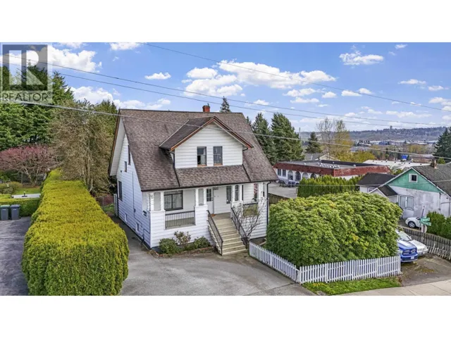319 MARMONT STREET, Coquitlam, British Columbia V3K4R4