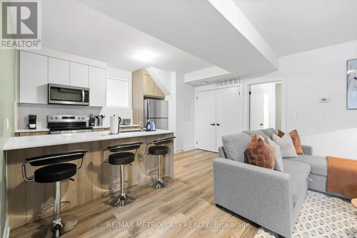 B - 447 LANSDOWNE AVENUE, Toronto (Dufferin Grove), Ontario M6H3Y2