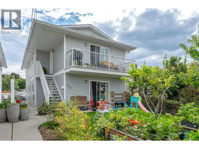542 Wade Avenue W Unit# 201, Penticton, British Columbia V2A1V5
