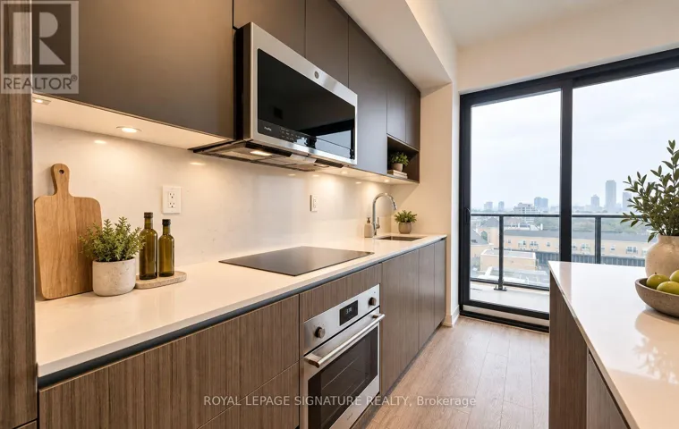 807 - 799 THE QUEENSWAY, Toronto (Stonegate-Queensway), Ontario M8Z1N4
