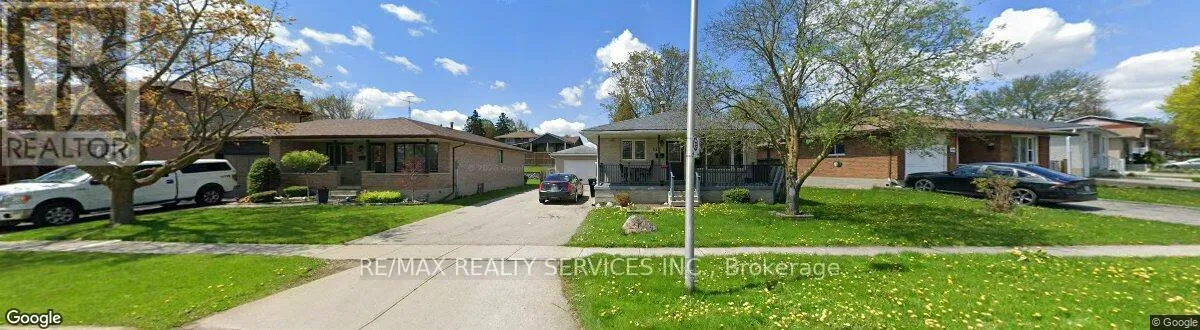 315 ELLIOT STREET, Cambridge, Ontario N1R2L6