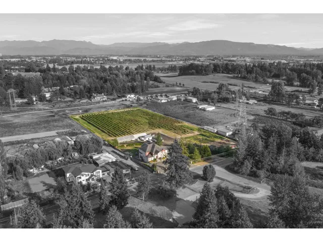 2338 BRADNER ROAD, Abbotsford, British Columbia V4X1C3