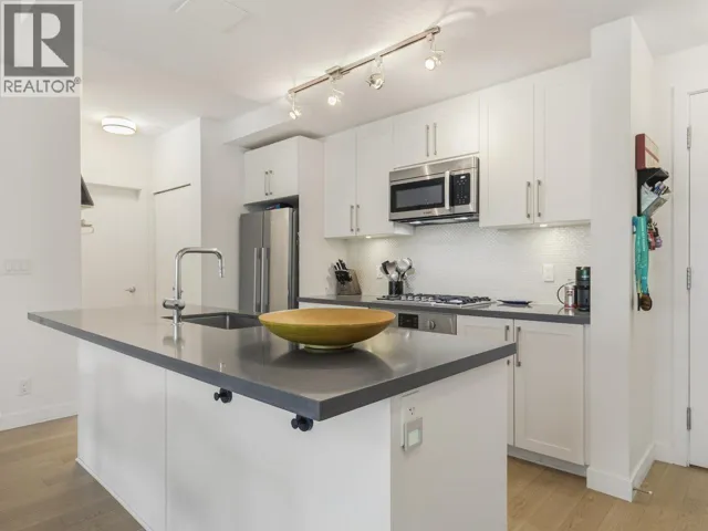 210 10177 RIVER DRIVE, Richmond, British Columbia V6X0S2