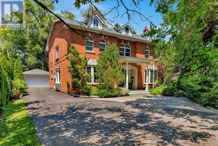 106 RATHBURN ROAD, Toronto (Princess-Rosethorn), Ontario M9A1R7