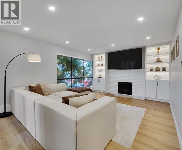 303 1877 W 5TH AVENUE, Vancouver, British Columbia V6J1P5